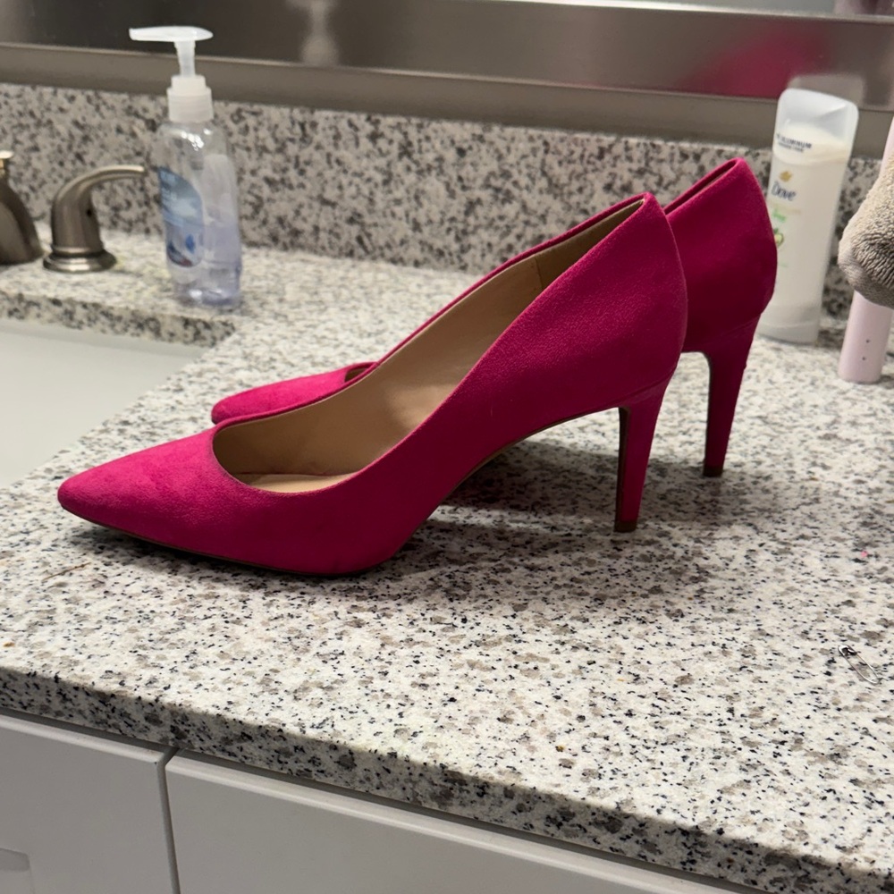 Kelly & Katie Pink suede heels